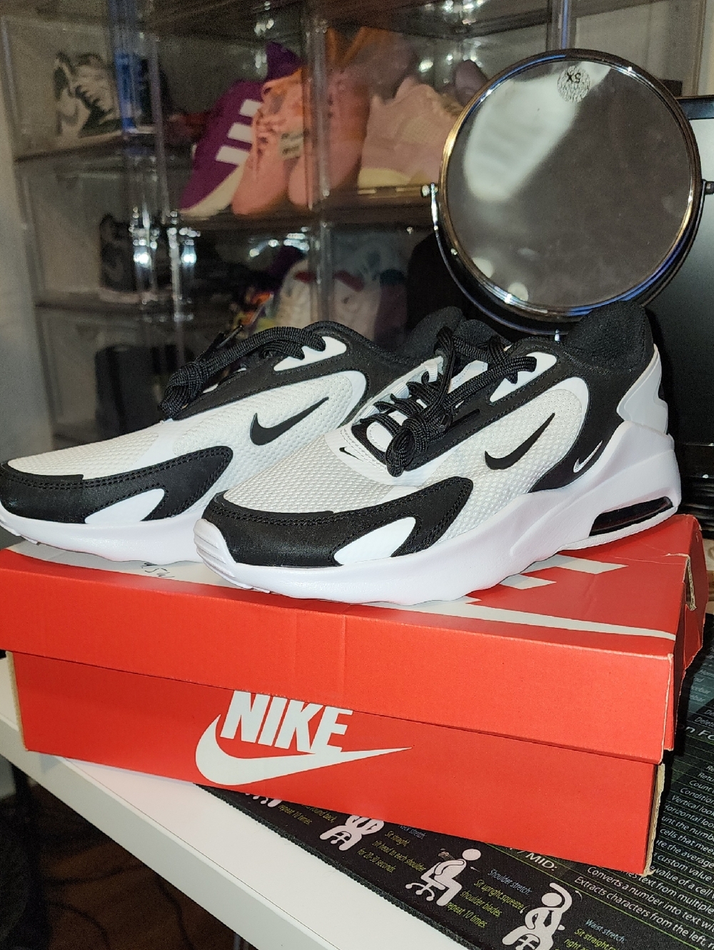 9.5 Womens Nike White and Black Athletic Sneakers